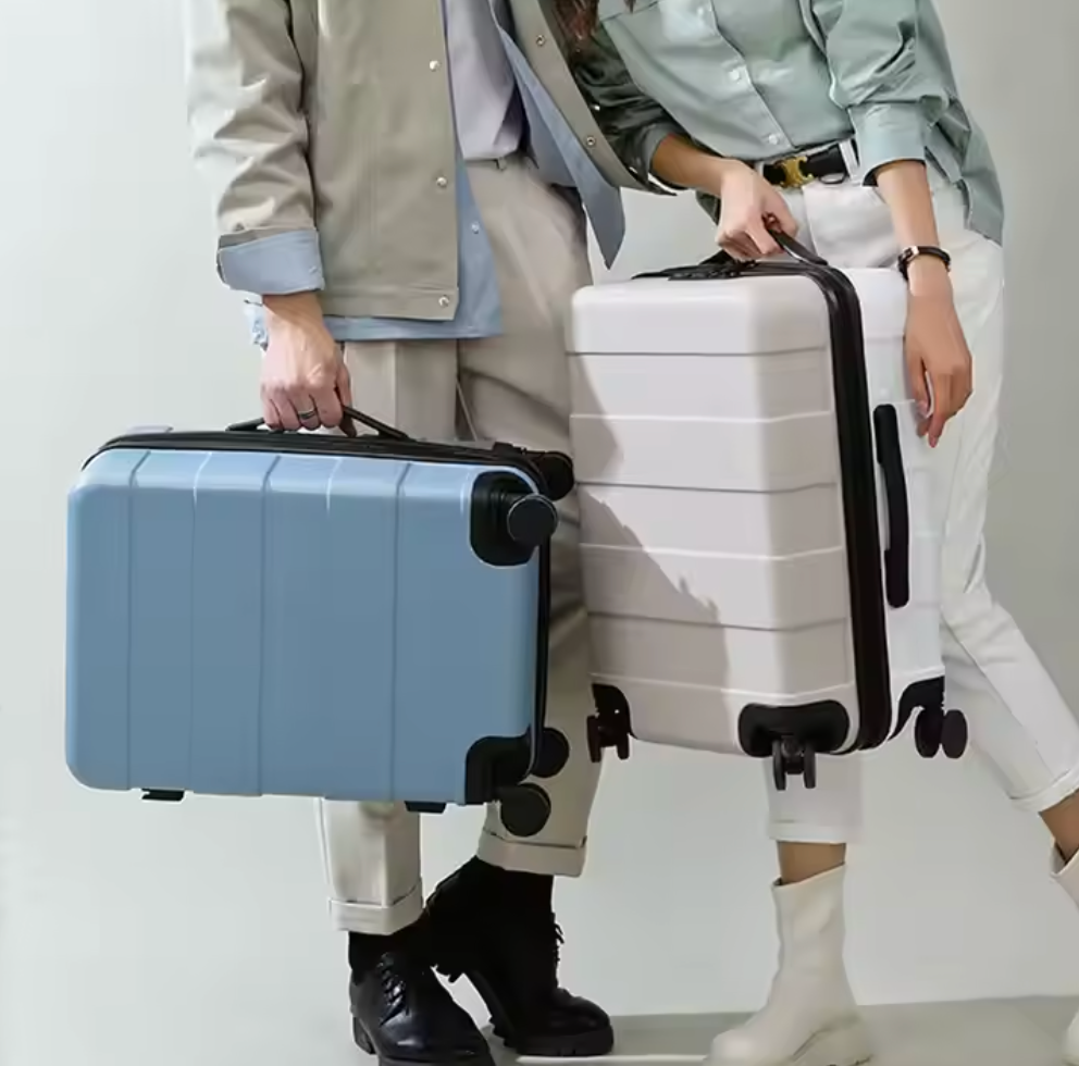 LUGGAGE SETS