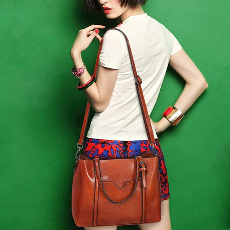 CROSSBODY BAGS