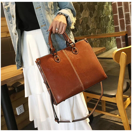 MILA DAY OUT LEATHER SHOULDER BAG
